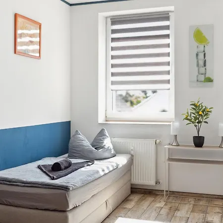 Apartment Stadtrand, 4 Personen, Nahe Bahnhof Und *