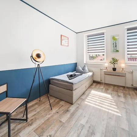 Apartment Stadtrand, 4 Personen, Nahe Bahnhof Und Halberstadt