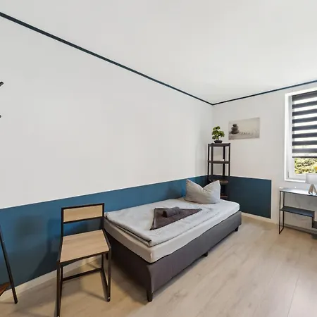Stadtrand, 4 Personen, Nahe Bahnhof Und Apartment Halberstadt