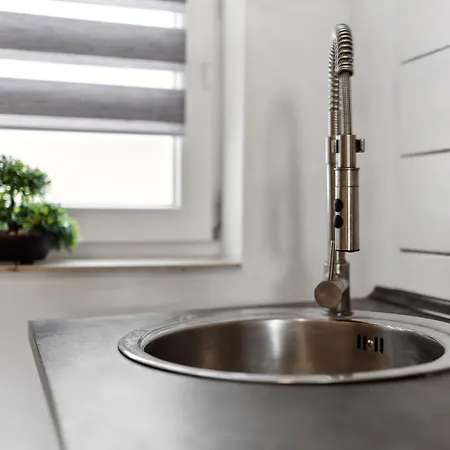 Apartment Stadtrand, 4 Personen, Nahe Bahnhof Und Halberstadt