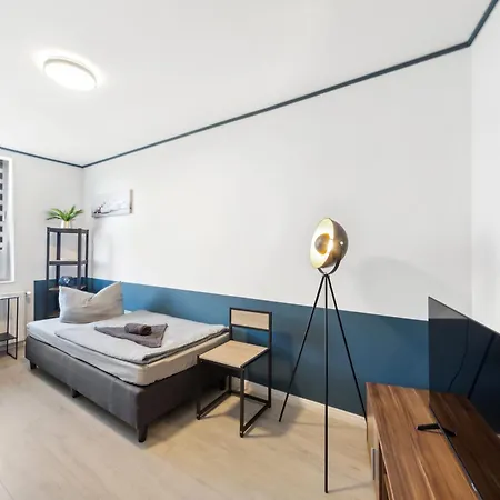 Stadtrand, 4 Personen, Nahe Bahnhof Und Appartamento Halberstadt