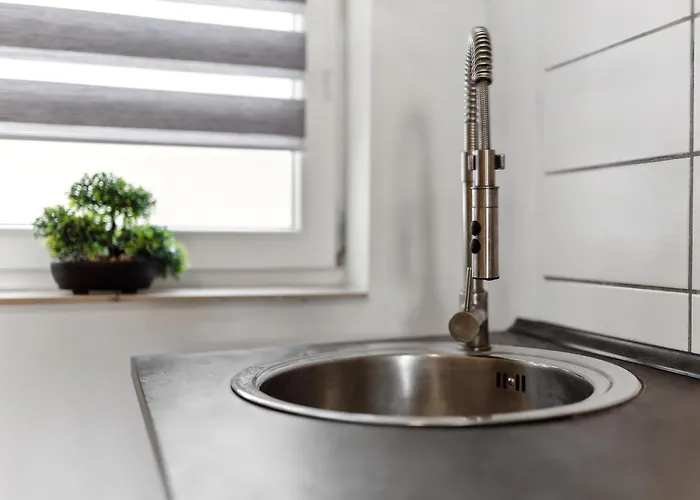 Apartment Stadtrand, 4 Personen, Nahe Bahnhof Und Halberstadt